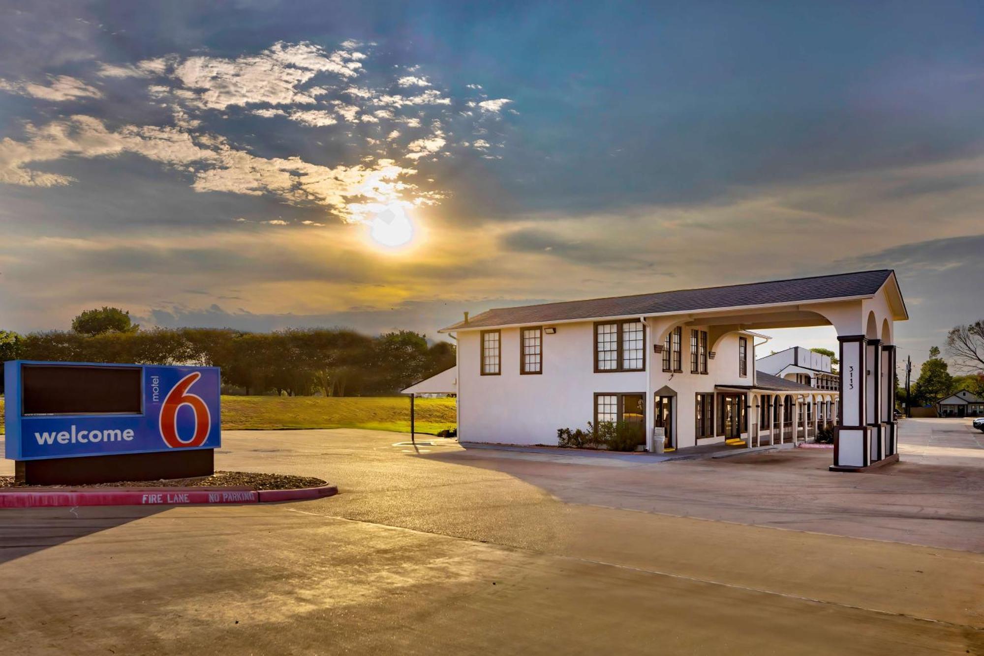 Motel 6-Bryan, Tx - College Station ภายนอก รูปภาพ